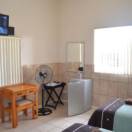 Bed and Breakfast Breaking Dawn Noupoort Zimmer foto